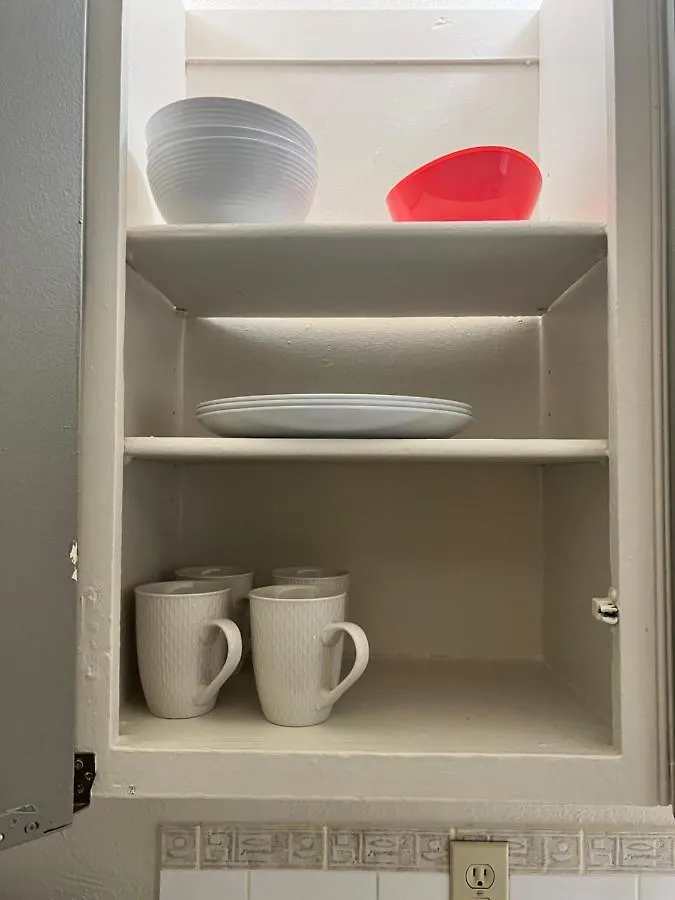 Room In Edmonton*Wifi*Netflix*Tv*Parking Kanada